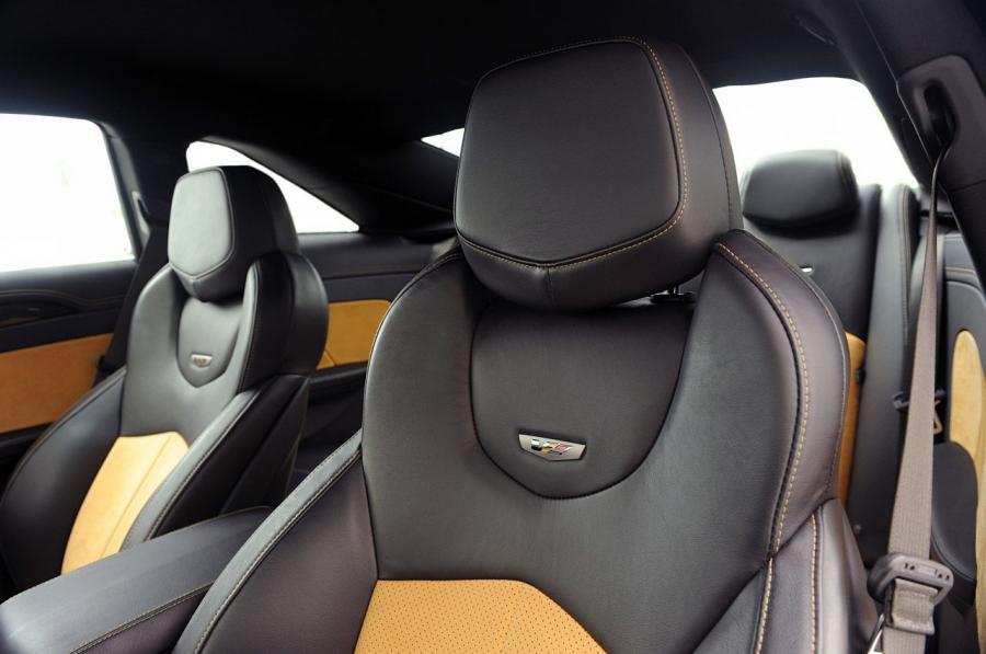  Cadillac CTS-V Coupe 2011 года  (фото 36 из 71)